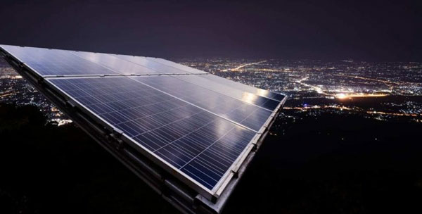 У США розробили сонячні батареї, які зможуть працювати вночі