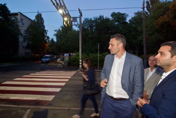 Мэр Кличко об освещении пешеходных переходов